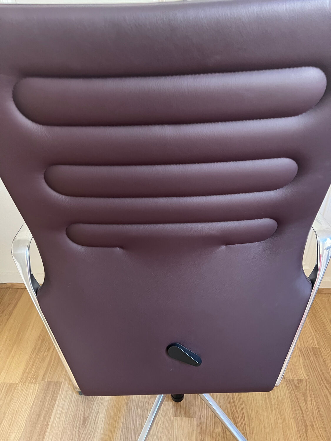 Office chair - Vitra EA119