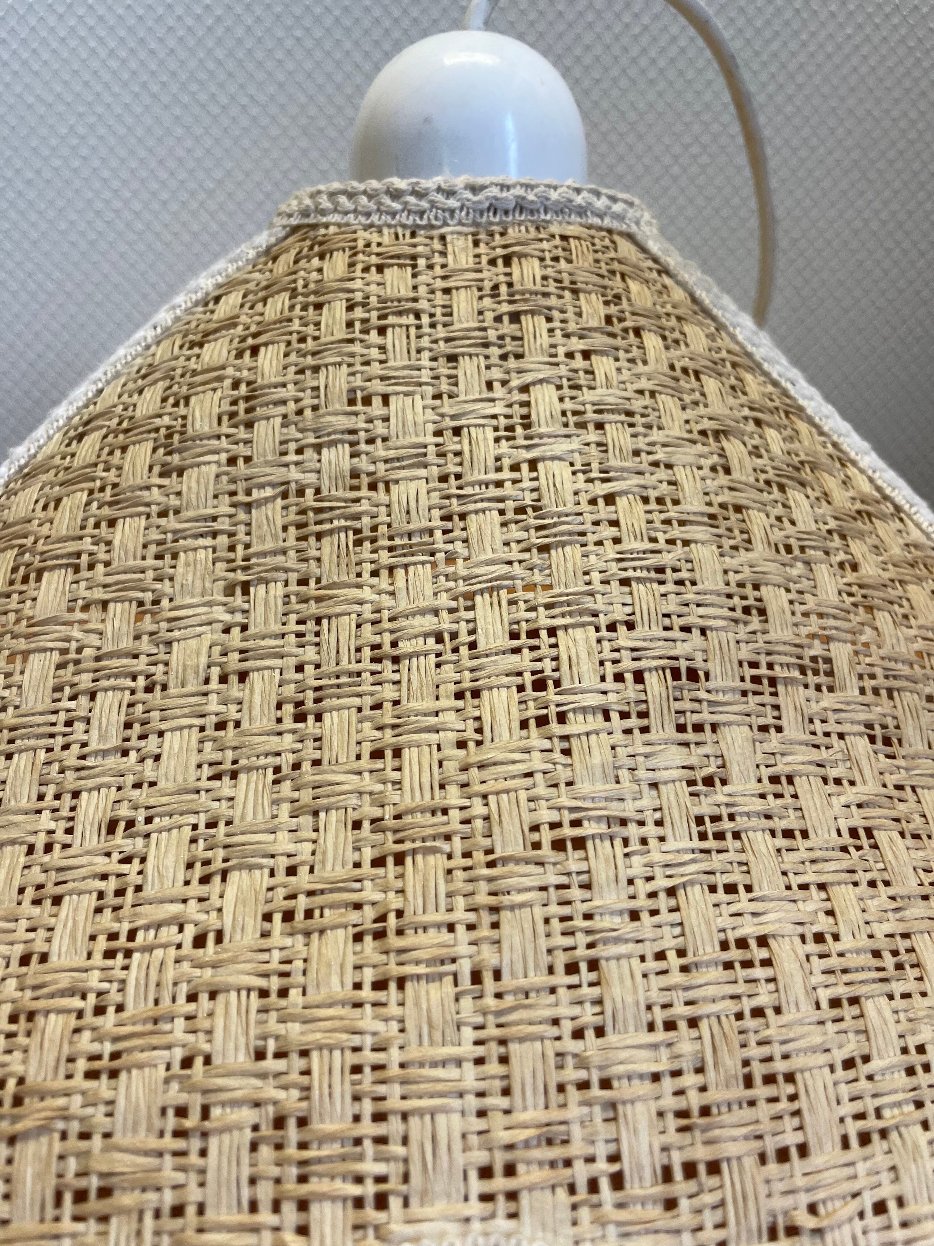 Suspension fleur en rotin vintage beige