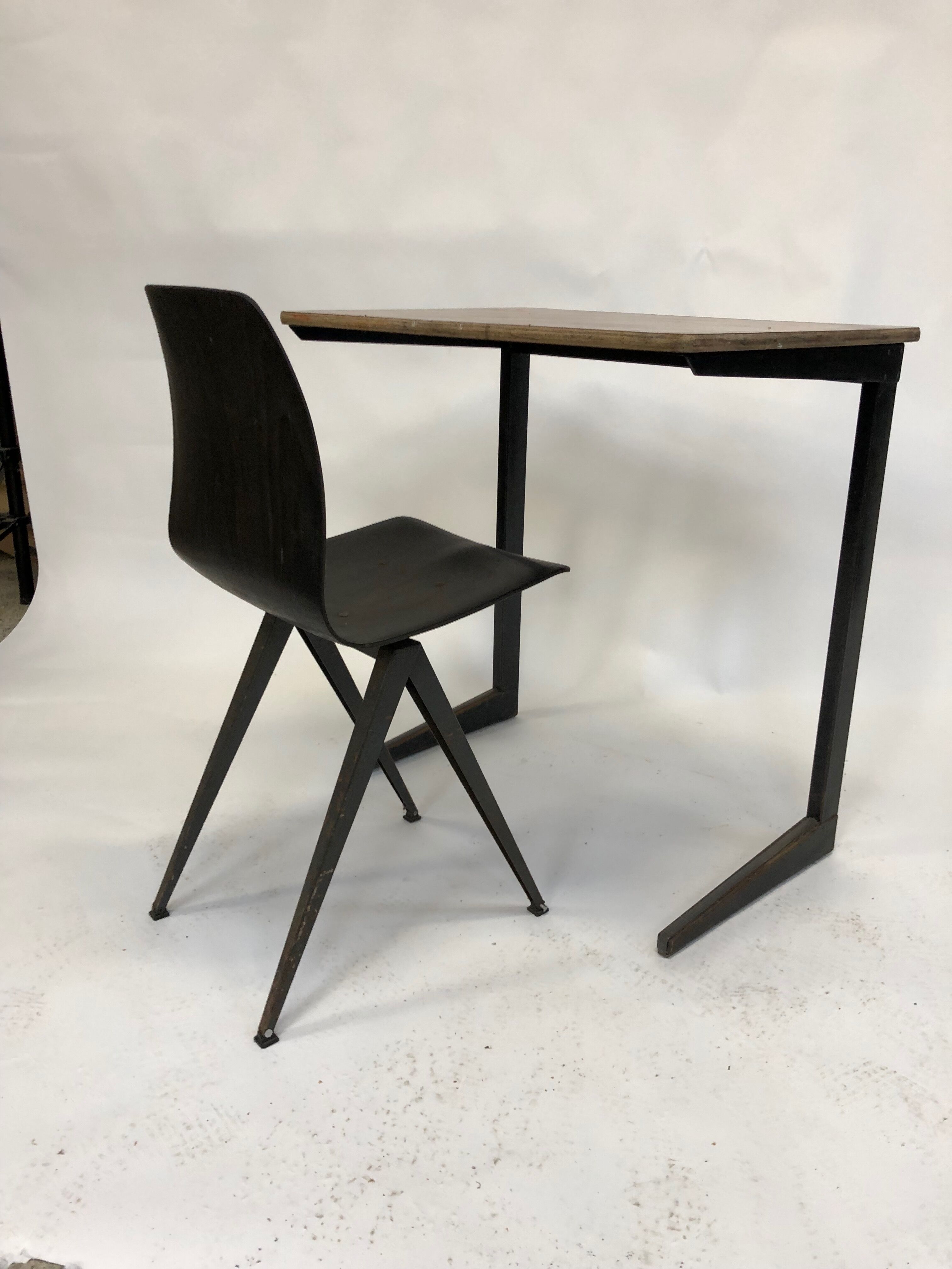 Vintage school Friso Kramer with Chair flesh compass work table