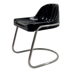Chaise Orix Noire  par - vittorio