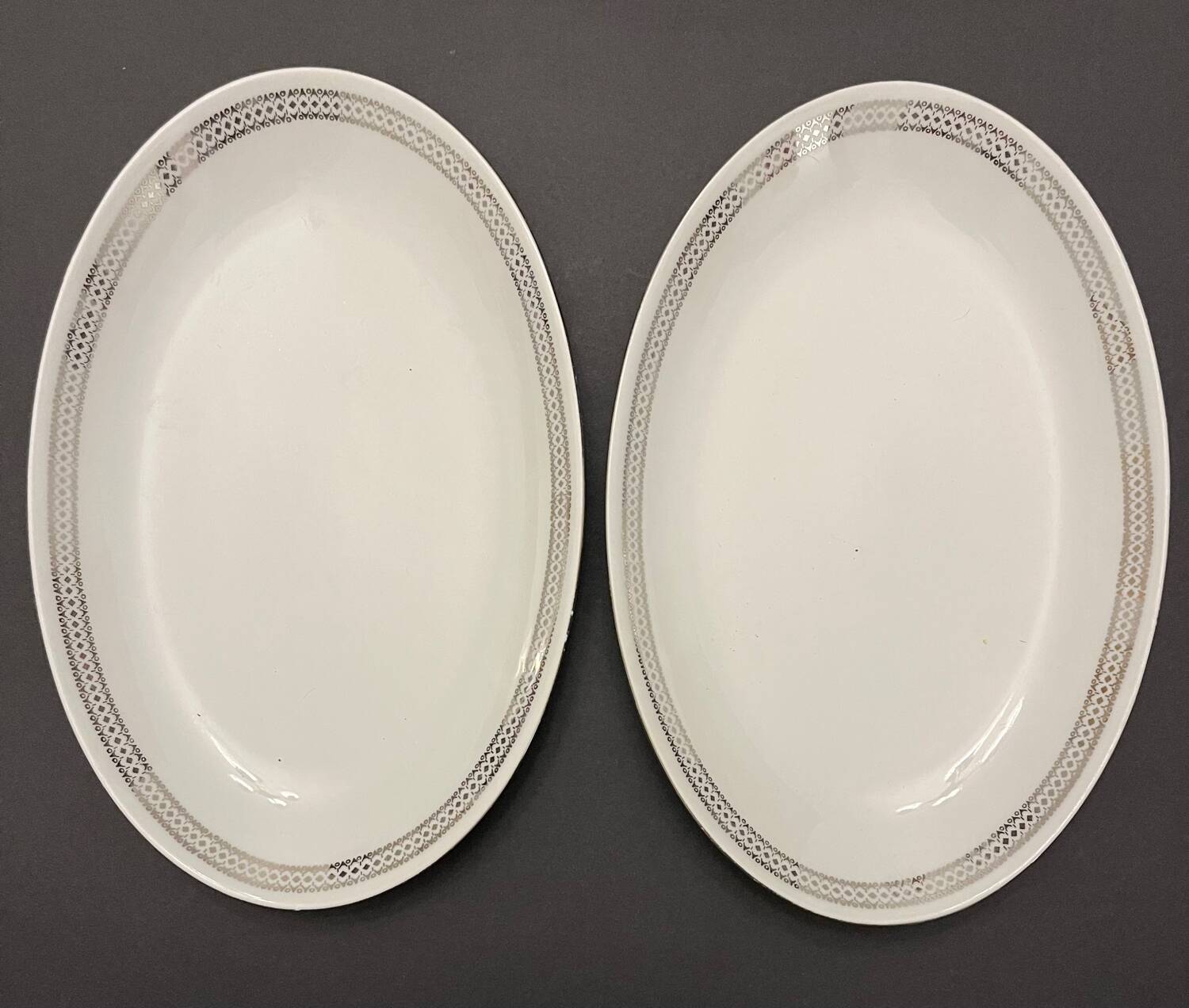 2 oval porcelain dishes