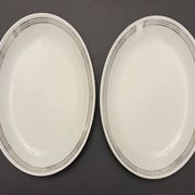2 plats ovales en porcelaine