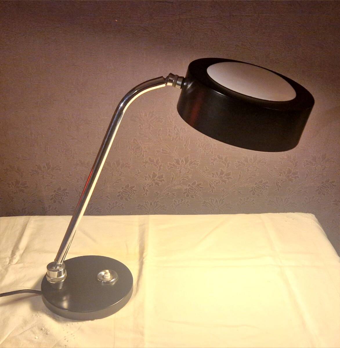Maison Jumo model 900 desk lamp, circa 1960-70.