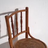 Anciennes chaises Thonet avec assise gravée (c.1920). Ensemble de 2 pièces