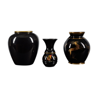 Ensemble de 3 vases en céramique noire émaillée avec des motifs dorés