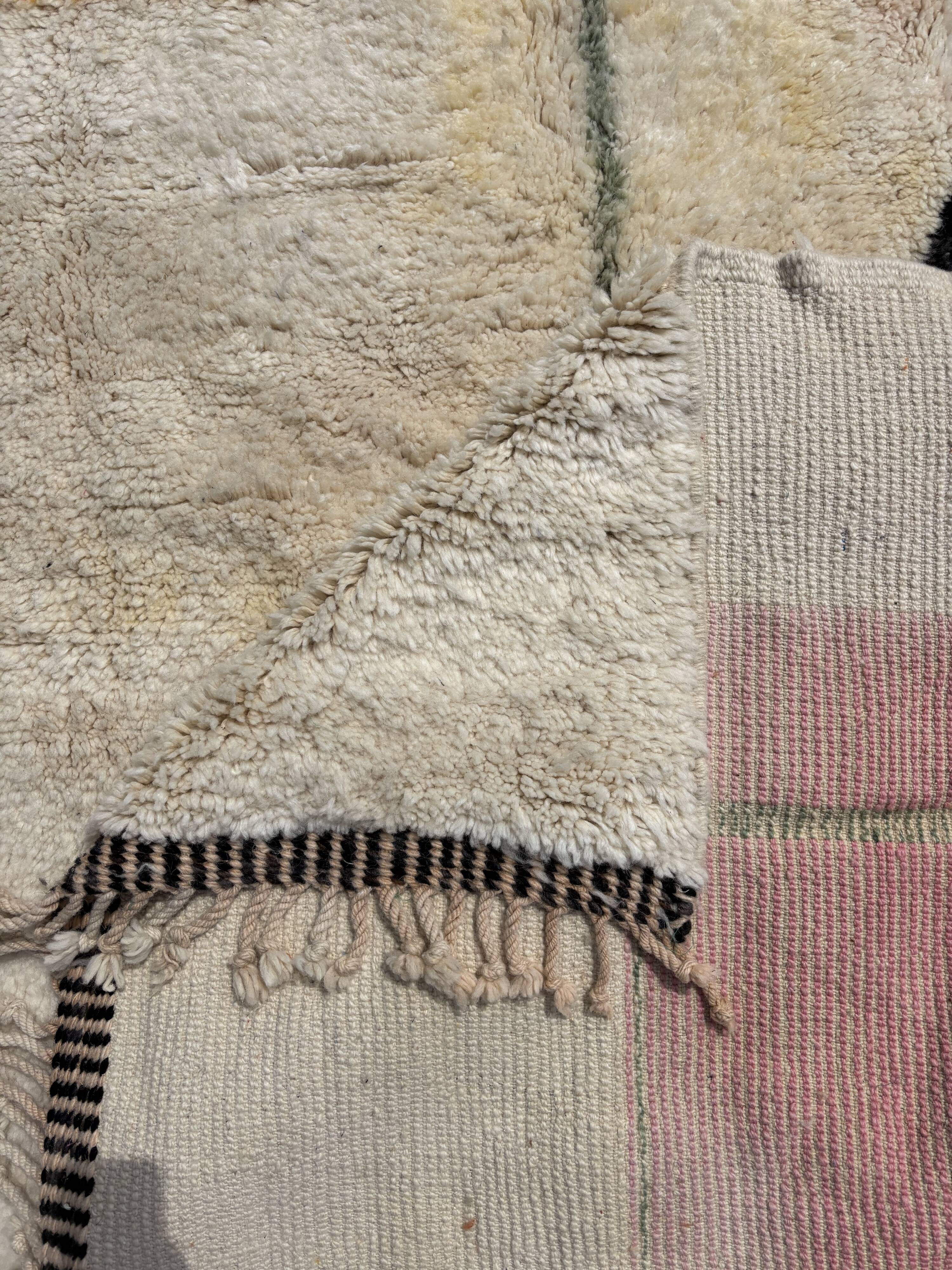 Moroccan Mrirt wool rug