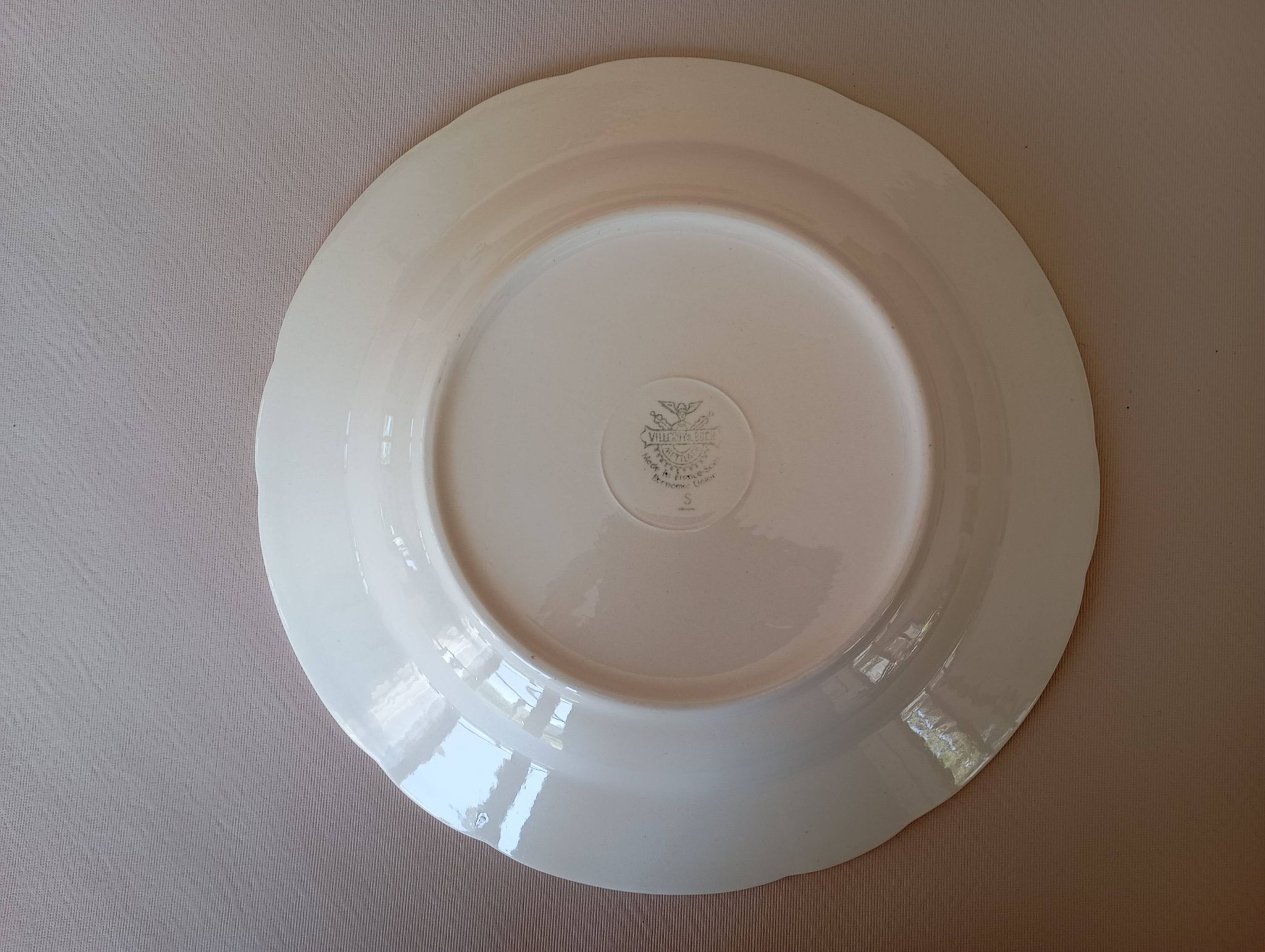 Shallow dish Villeroy & Boch Mettlach celadon and gold