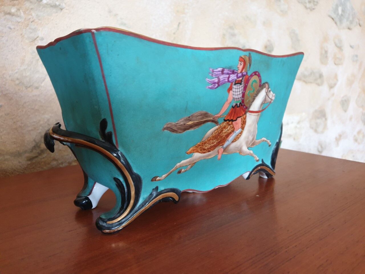 Old planter Table center