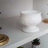 Coupelle sur pied ancienne en opaline blanche