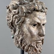 Sculptural bust in bronze on a base, 20th century