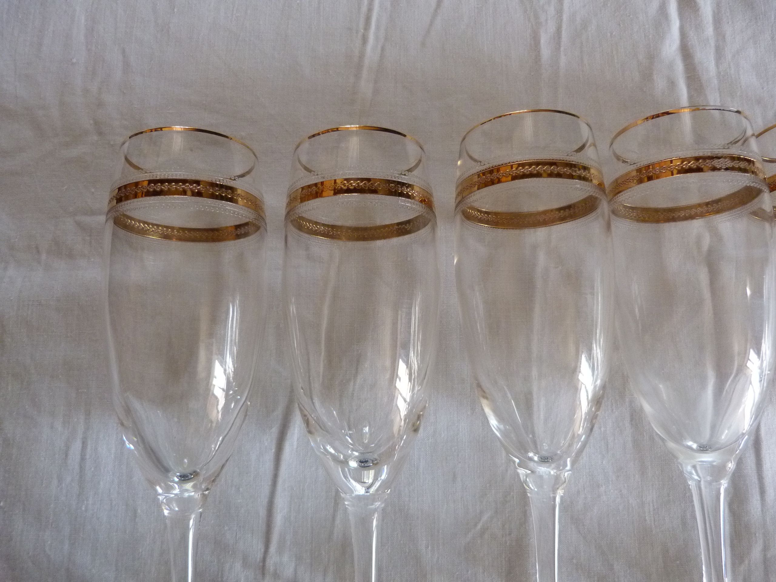 Set of 6 flutes with champagne crystal baccarat filet gold hand engraving