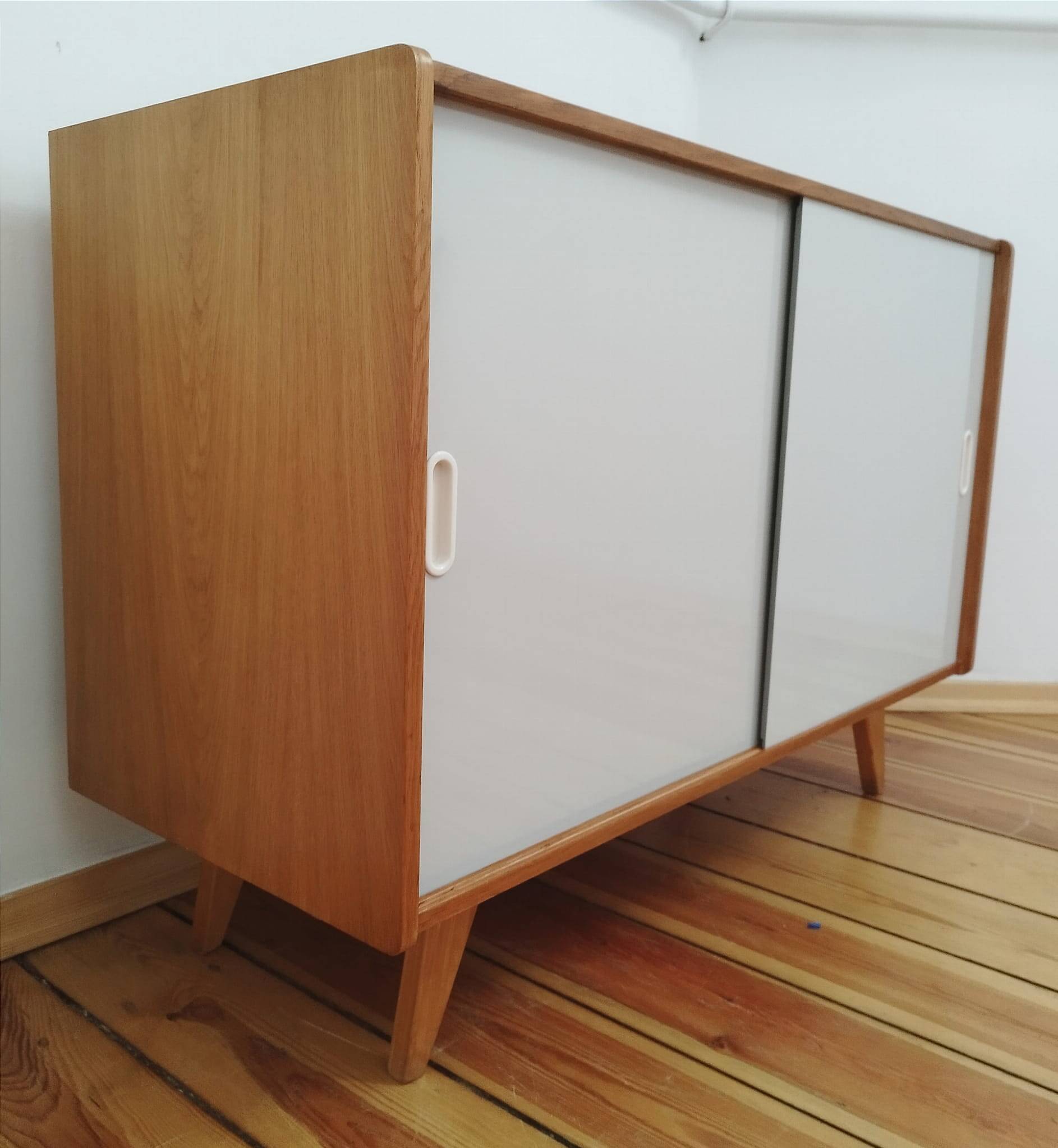 Czechoslovakian Cabinet attributed to J. Jiroutek for Interier Praha, 1960s