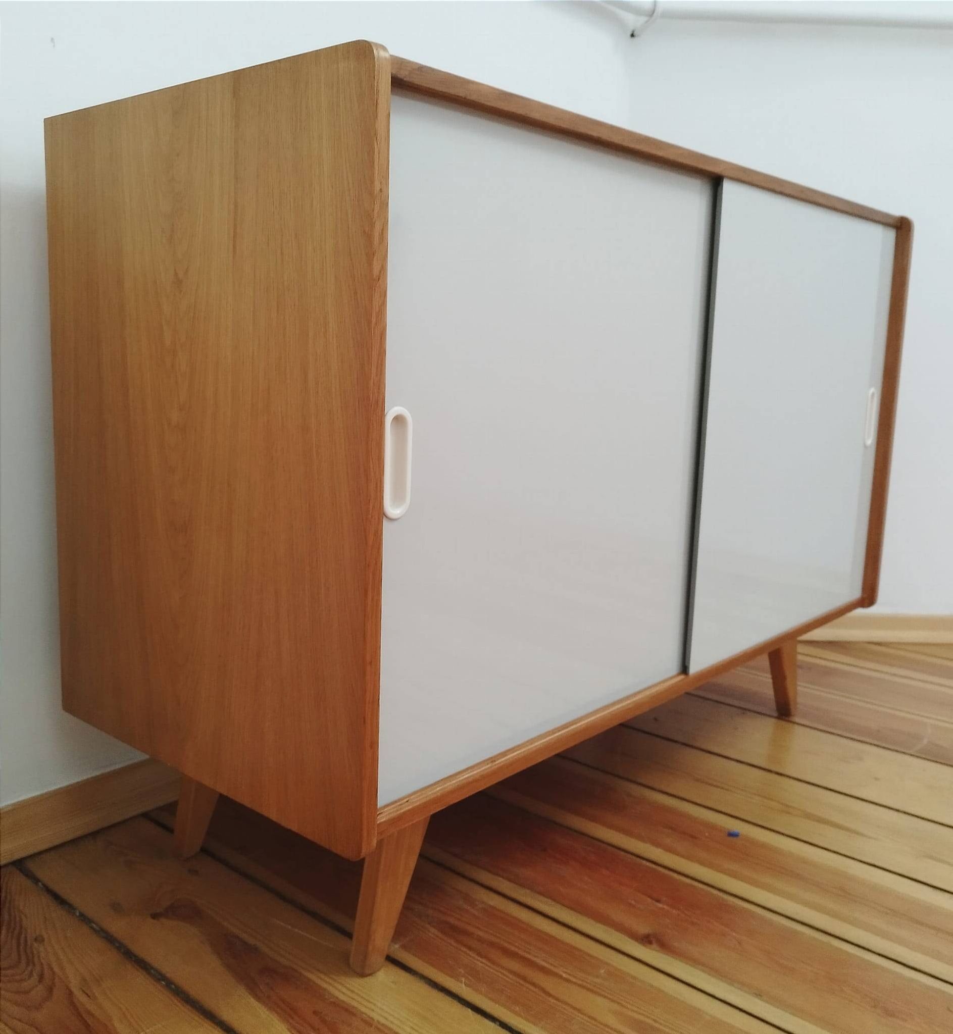Czechoslovakian Cabinet attributed to J. Jiroutek for Interier Praha, 1960s