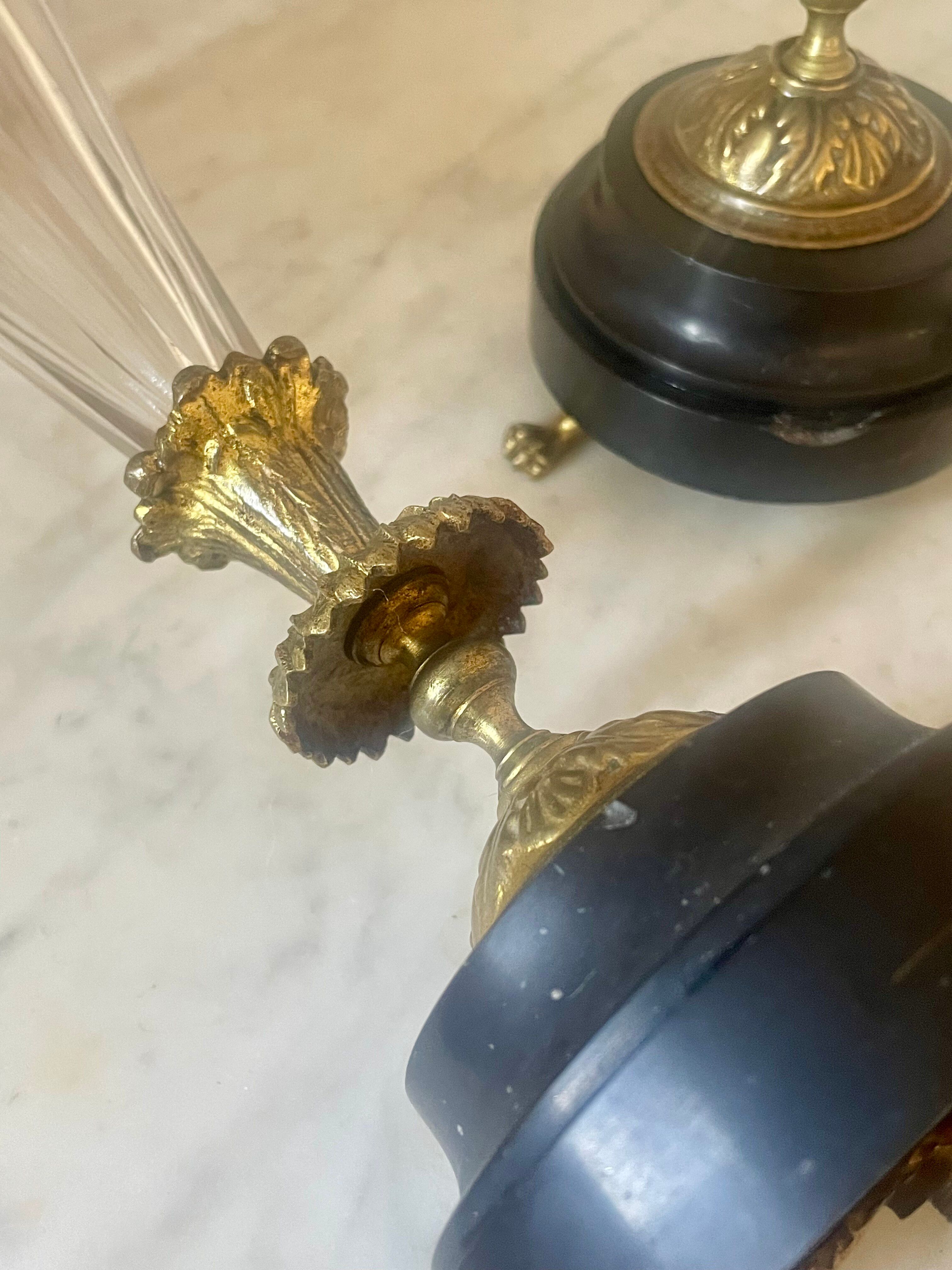 Paire de vases cornets cristal, onyx et bronze