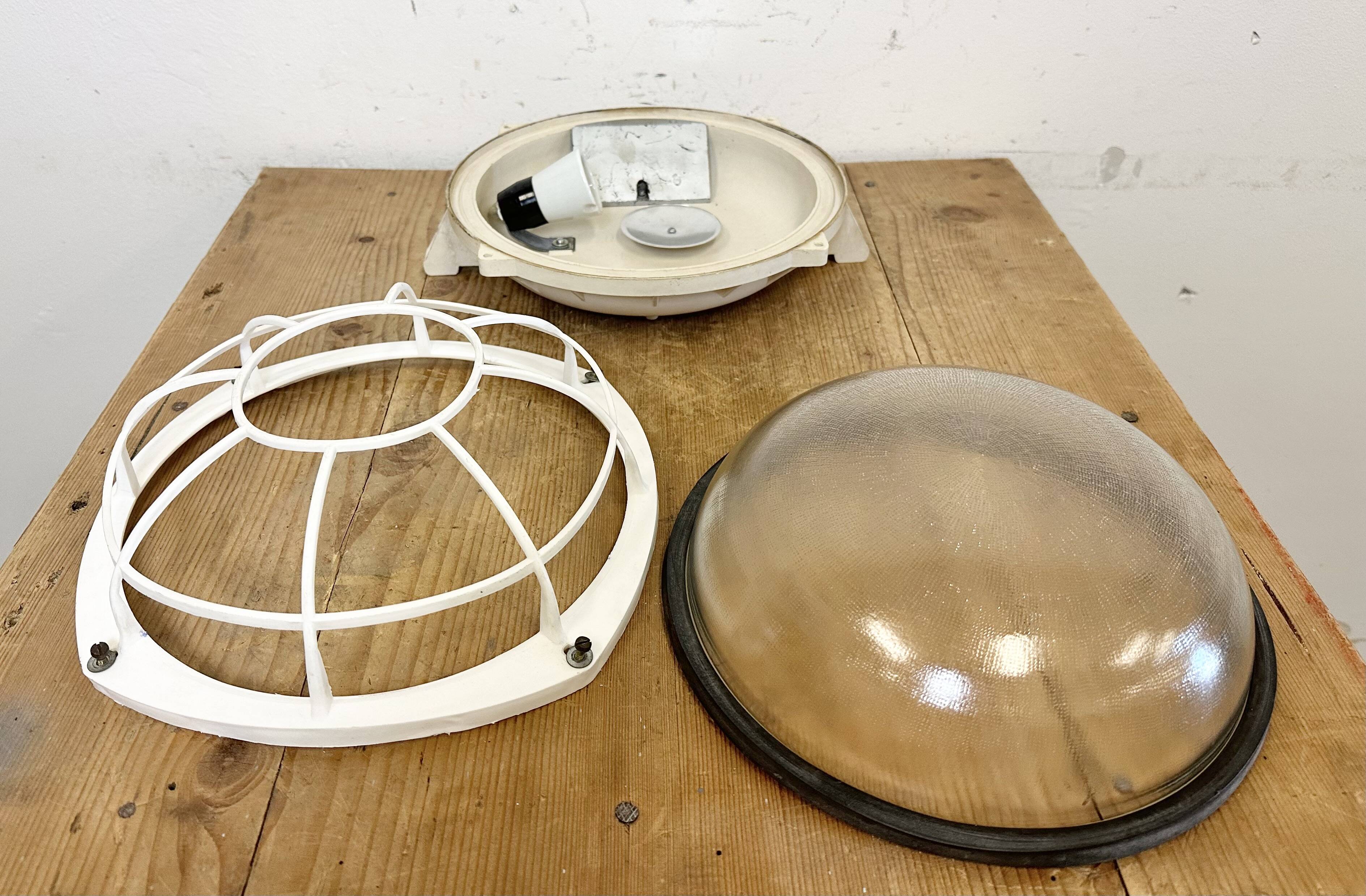 Applique ou Plafonnier Industriel en Bakélite d'Elektrosvit, 1980s