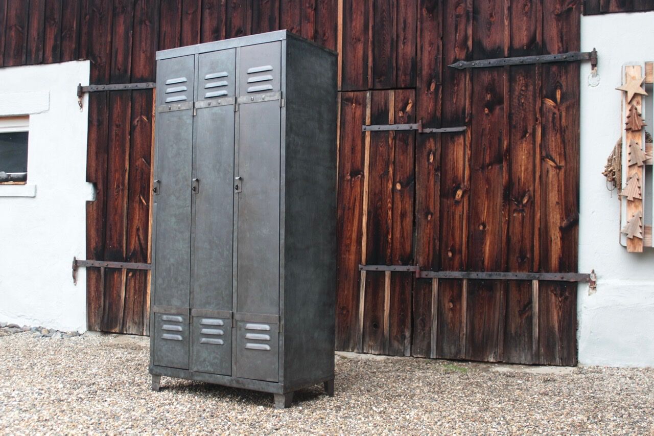 Restored industrial cloakroom
