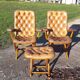 Paire de fauteuils cuir de style chesterfield