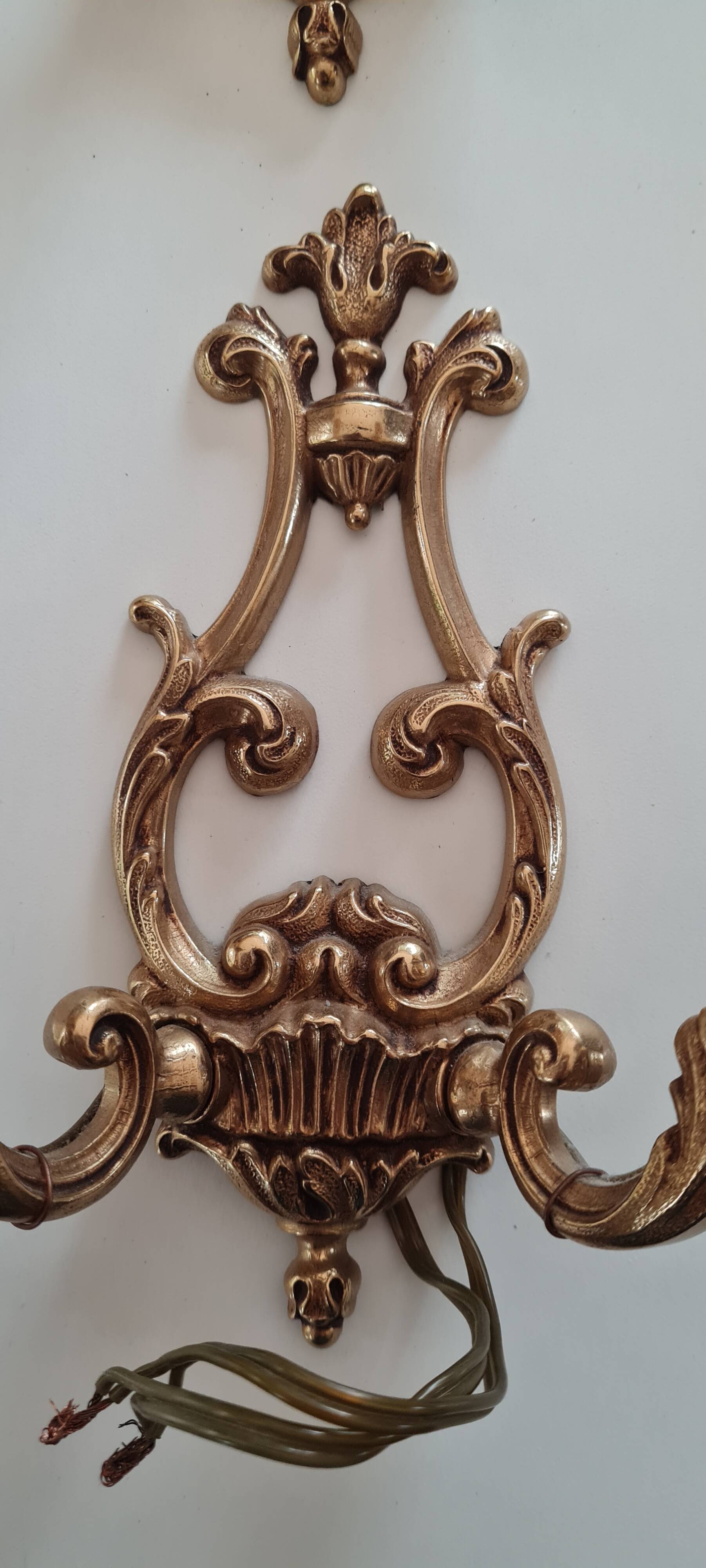 Pair of gilded bronze wall lights with double arms Mod Dep Bronze
