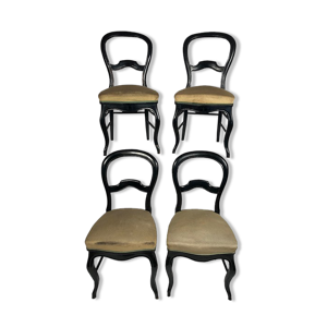 Série de quatre chaises Louis-Philippe en bois laqué noir