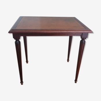 Table basse en bois et cuir
