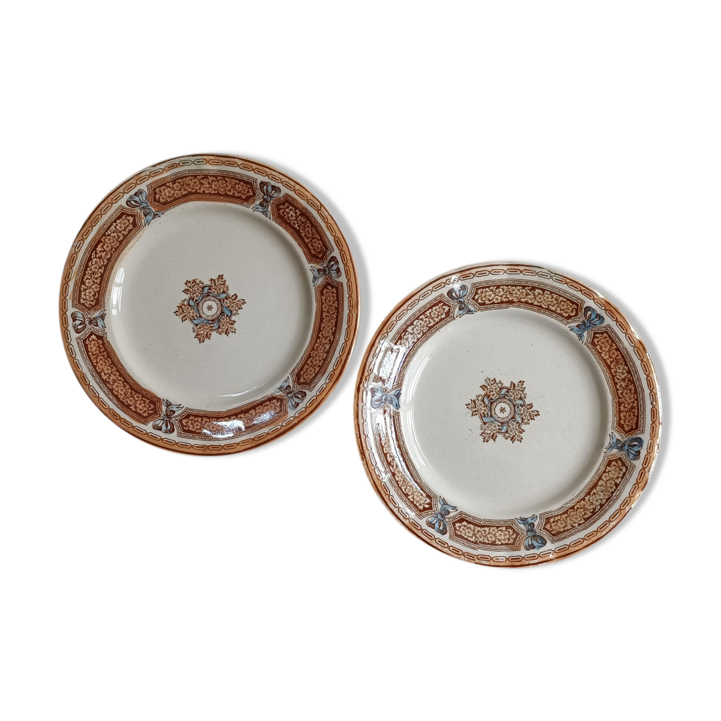 2 plates earth of iron Saint-Amand