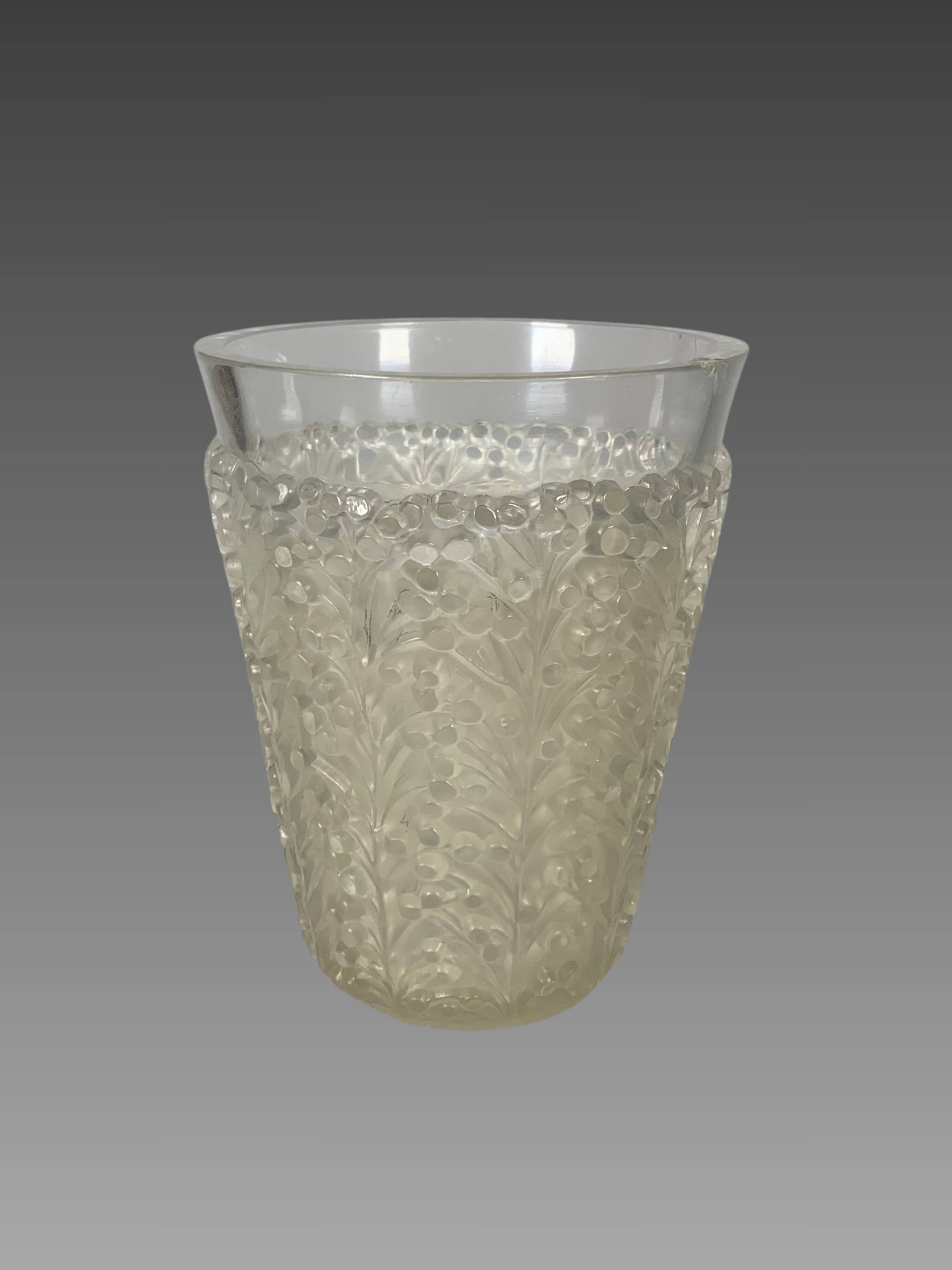 René Lalique (1860-1945) Vase "St Tropez", circa 1937 Art Deco