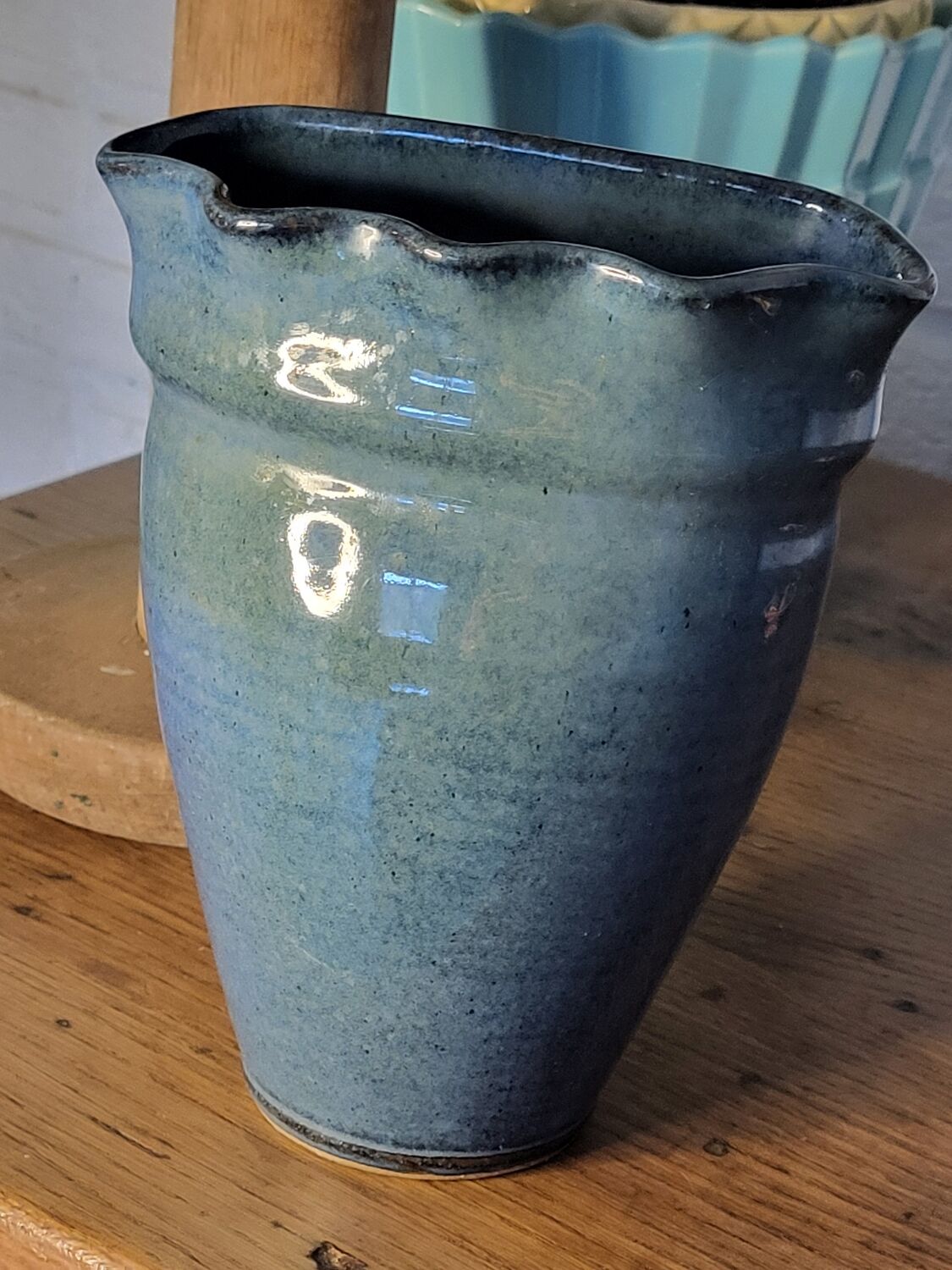 Stoneware cache pot