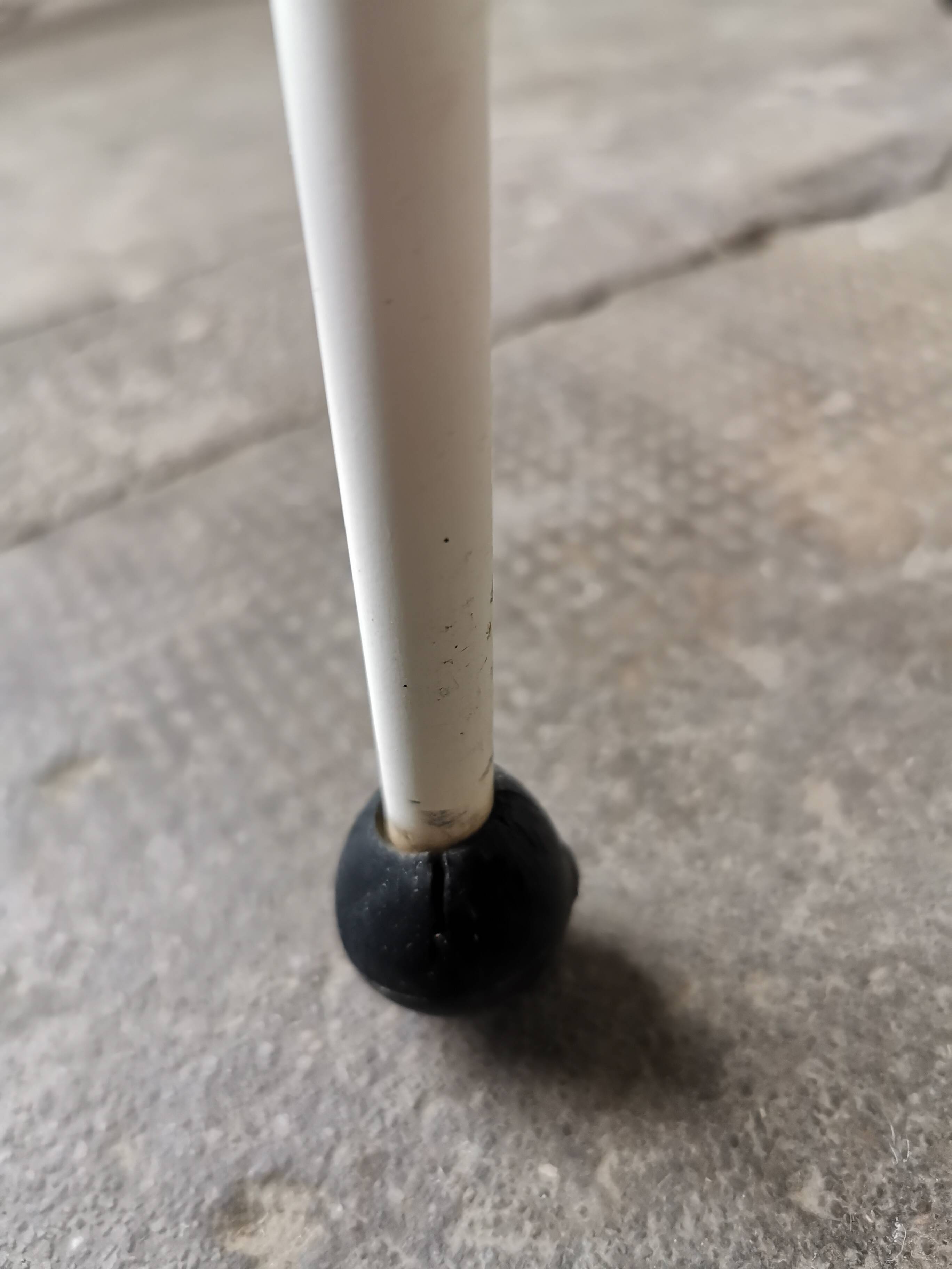 Set of 4 vintage chairs in metal and Skai