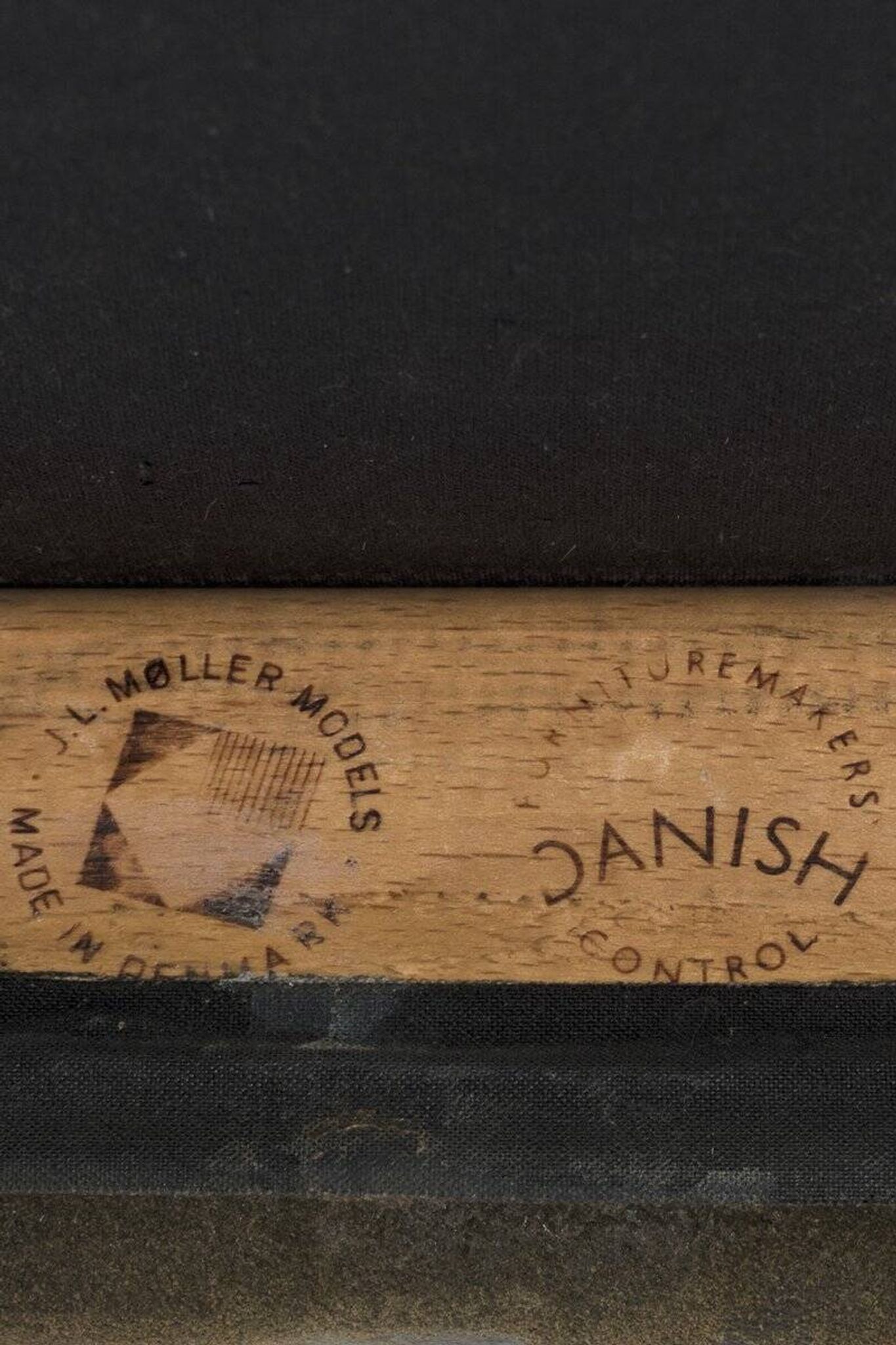 Vintage Model 71 Chair from Niels Møller