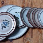 8 dessert plates + brown/blue stoneware tart dish, Fanchon model by MBFA Pornic, 1970s