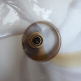 Tulip suspension in opaline caramel color