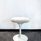 Sgabello girevole tulip di eero saarinen per knoll  1957