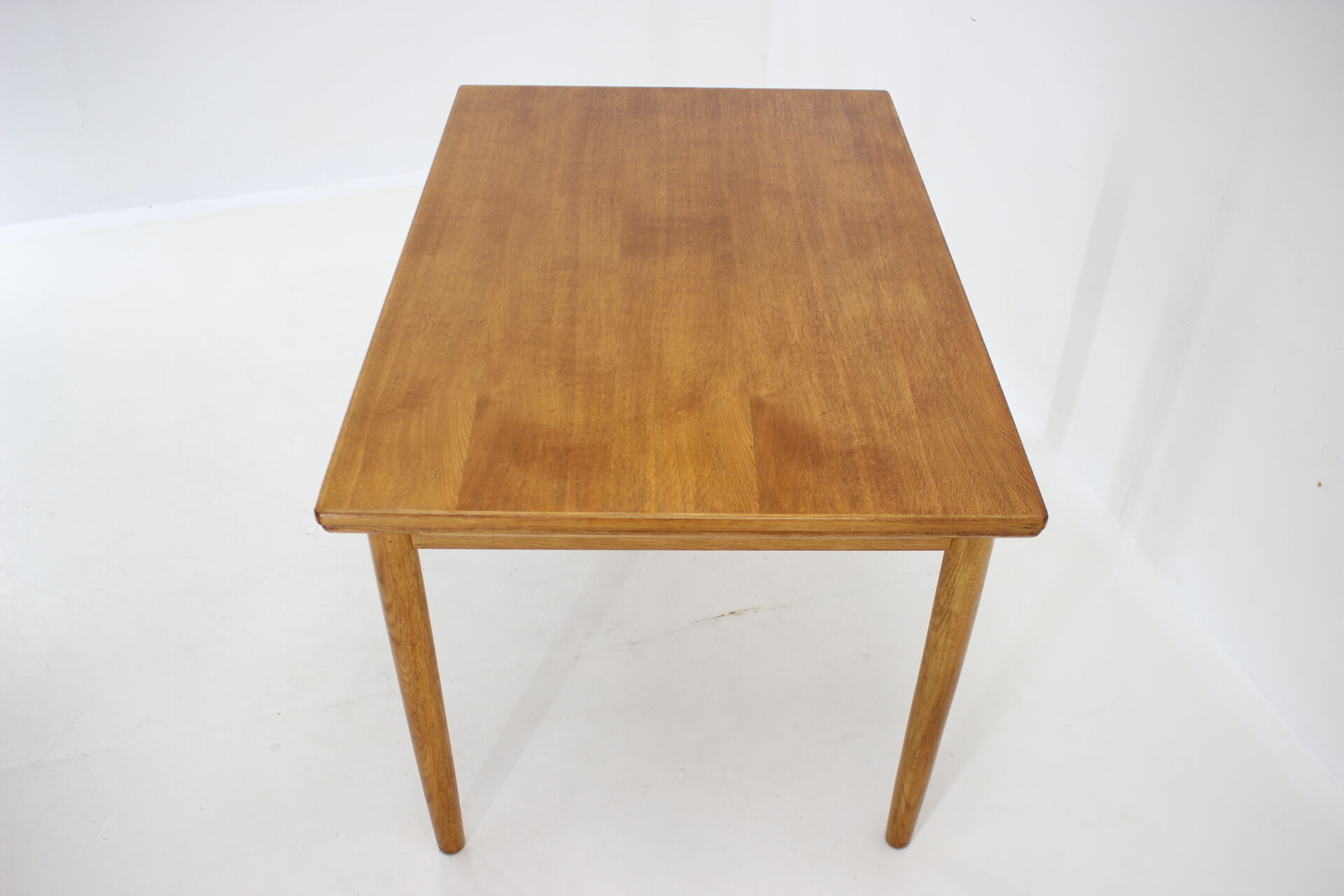 1960s Danish Extendable Dining Table in Oak