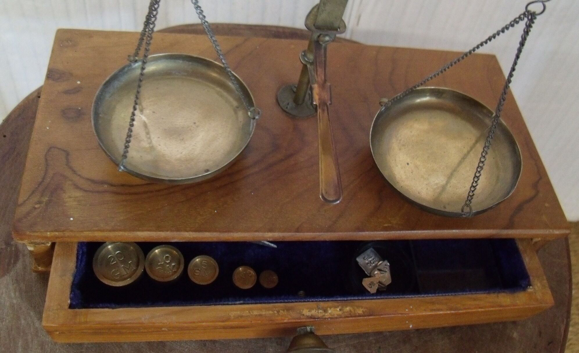 Balance de précision Trebuchet avec ses poids