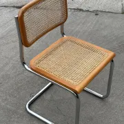 Chaise de design Cesca modèle B32 en chrome