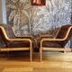 Paire de fauteuils scandinaves en bois cintré