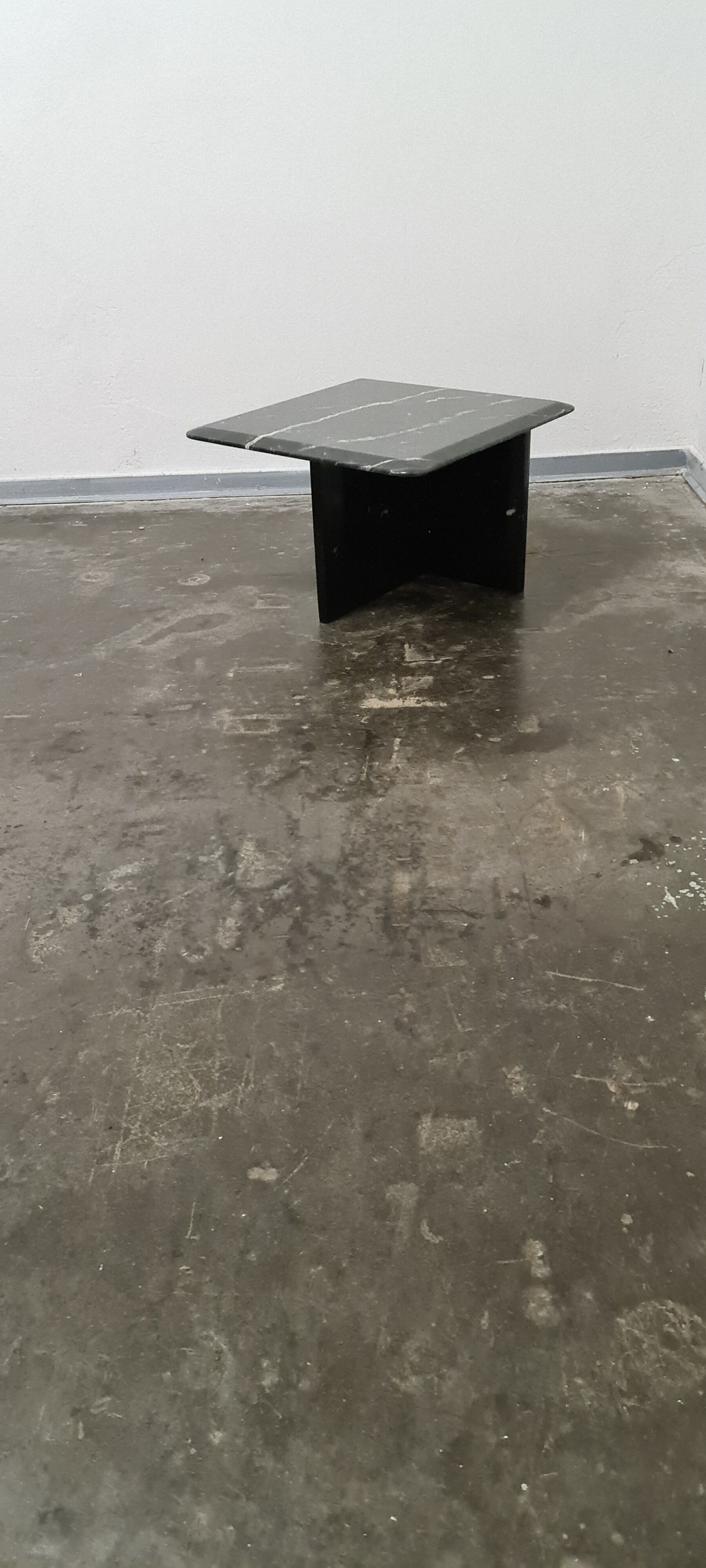Vintage Black marbel side tabel