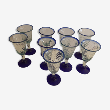 Set de 9 verres blancs à pieds bleus bords bleus style Murano