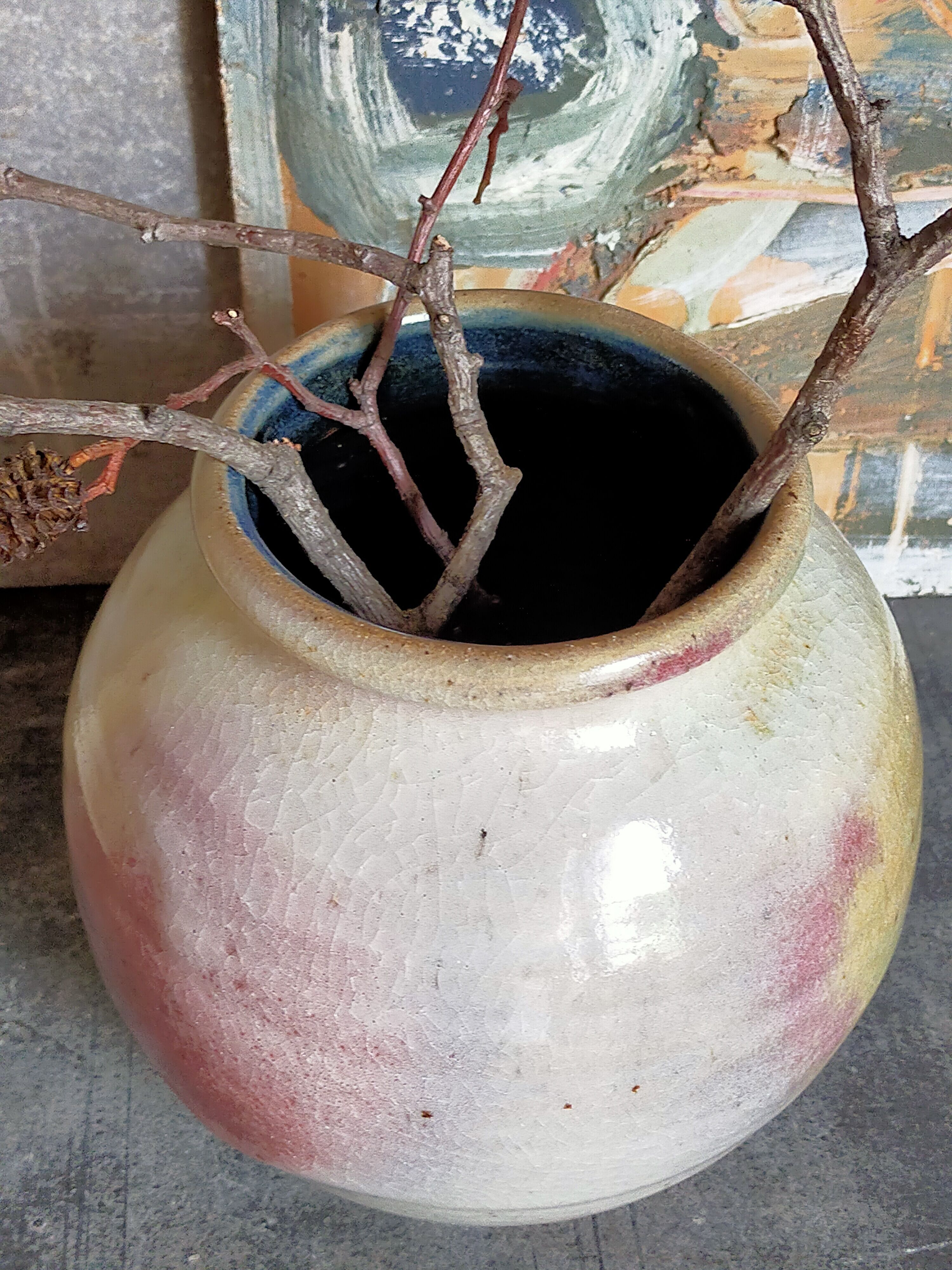 Ball vase in enamel sandstone cracked inside Indigo
