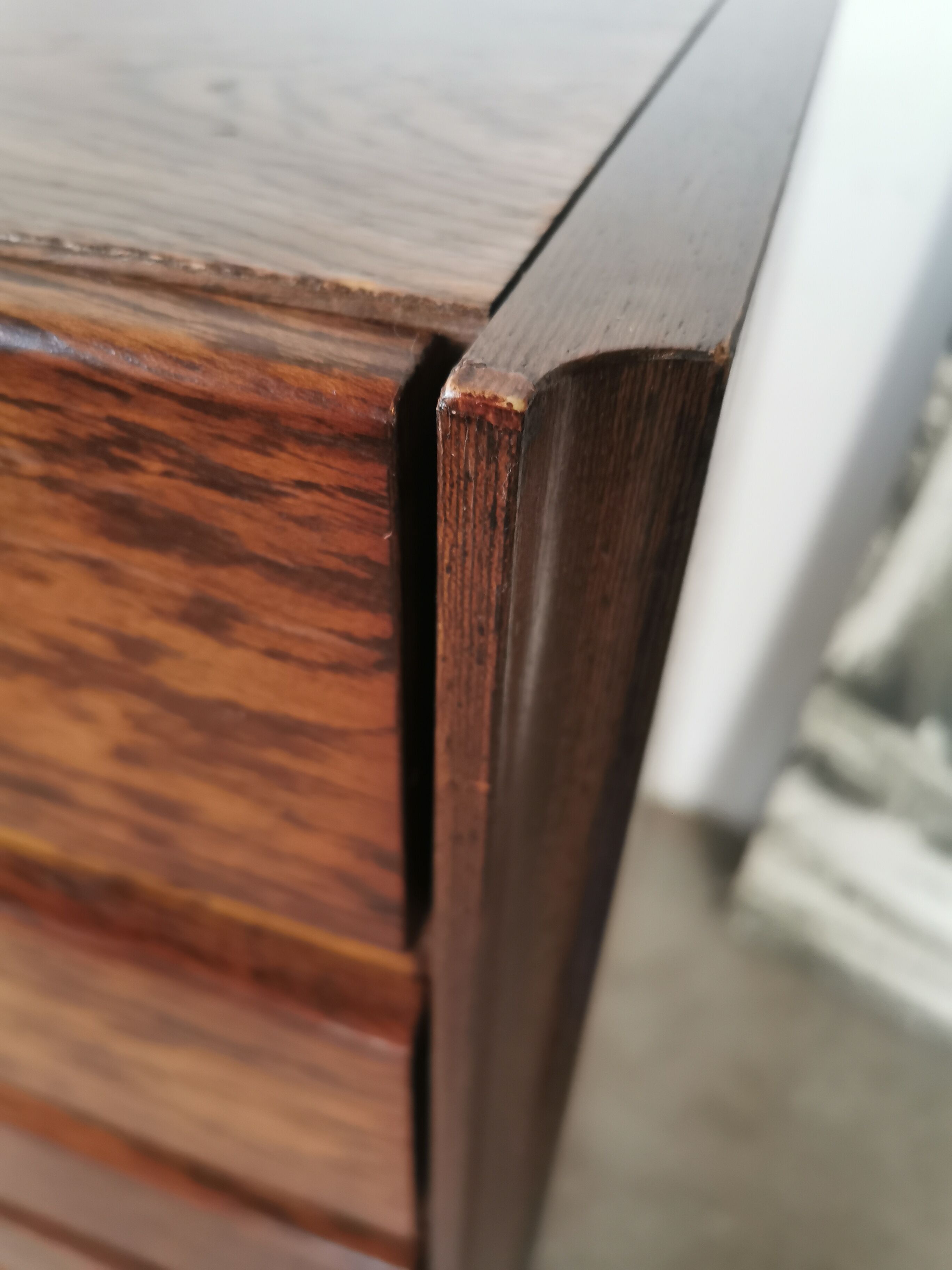 Weekly chest of drawers
