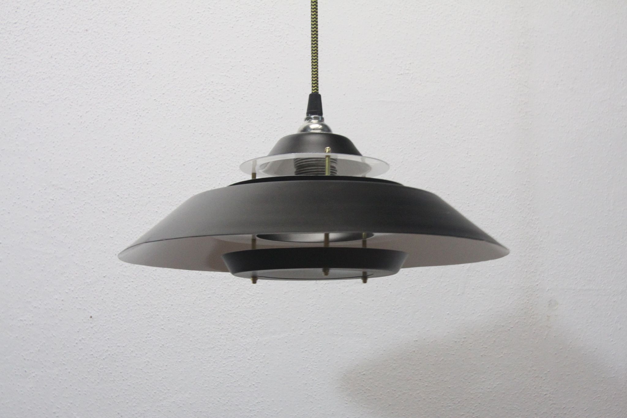 Suspension en métal noir, années 70