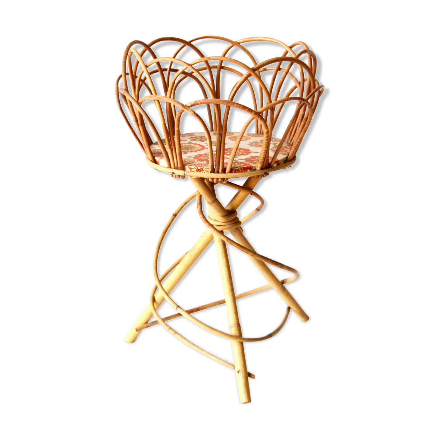 Rattan plant holder