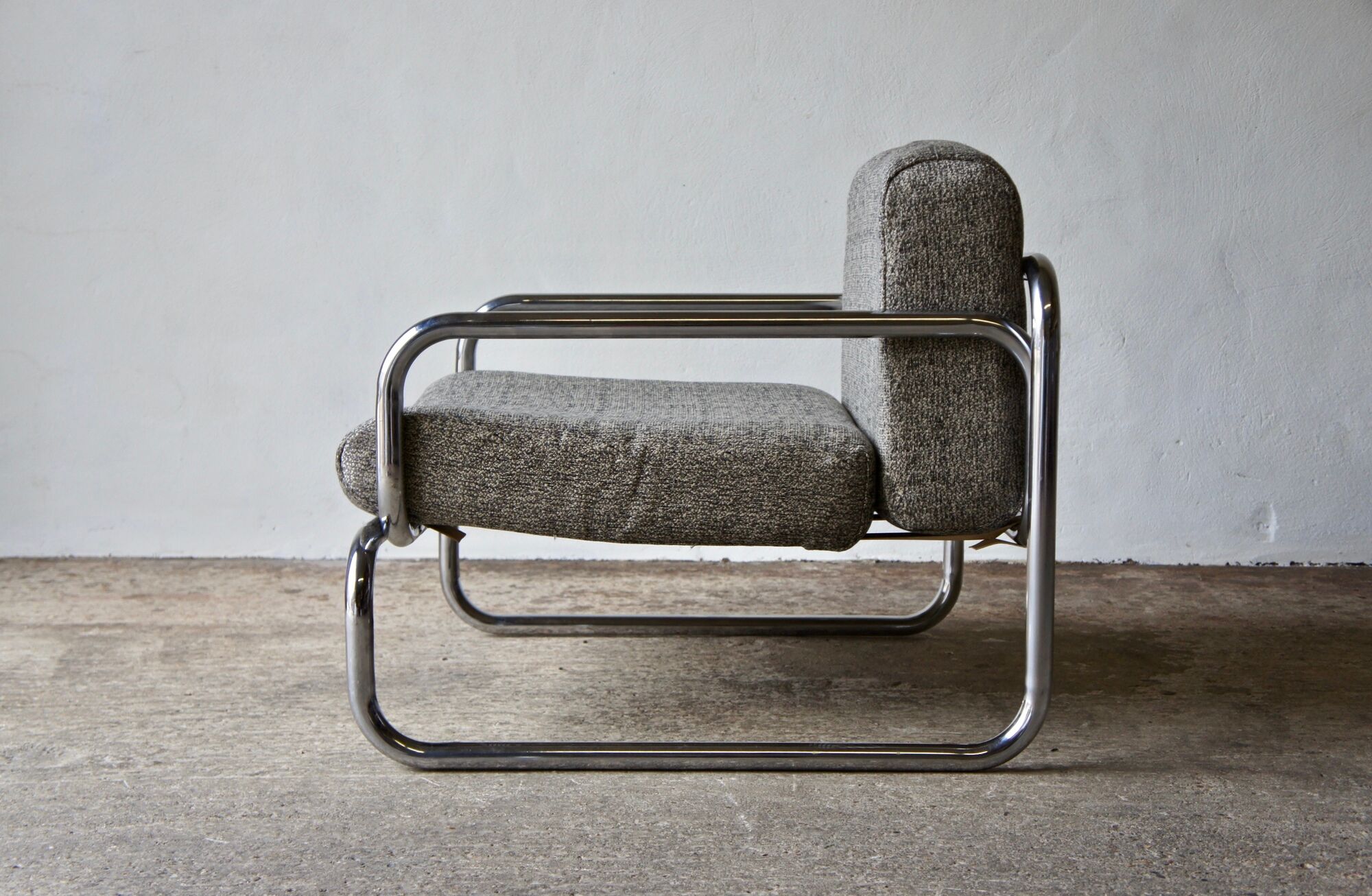 1970's t2 lounge chair by Rodney Kinsman for Omk