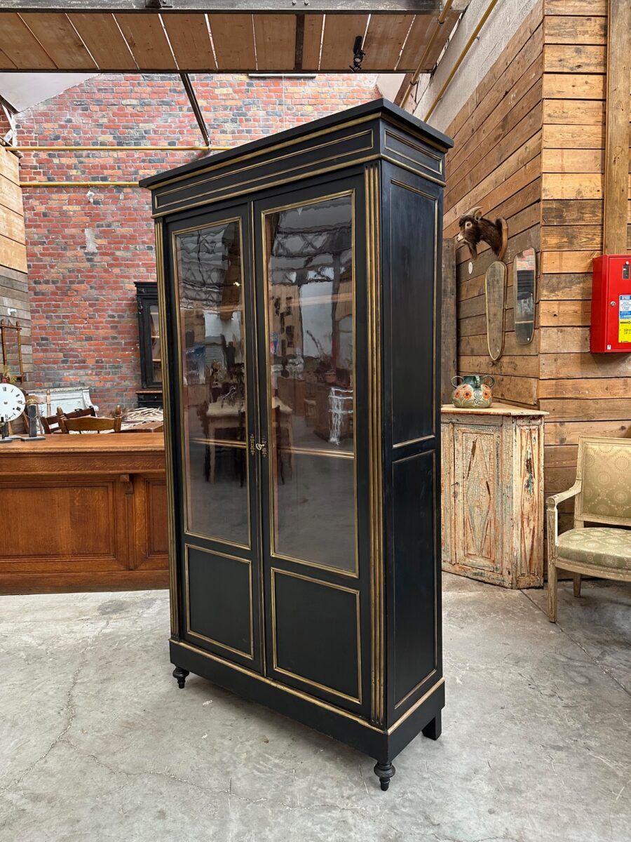 Napoleon III display cabinet