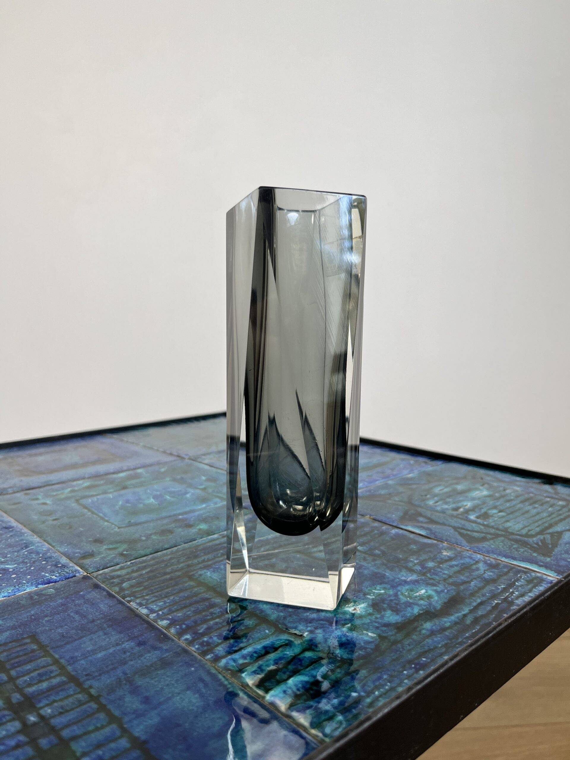 Sommerso vase by Alessandro Mandruzzato in Murano Italy 1970