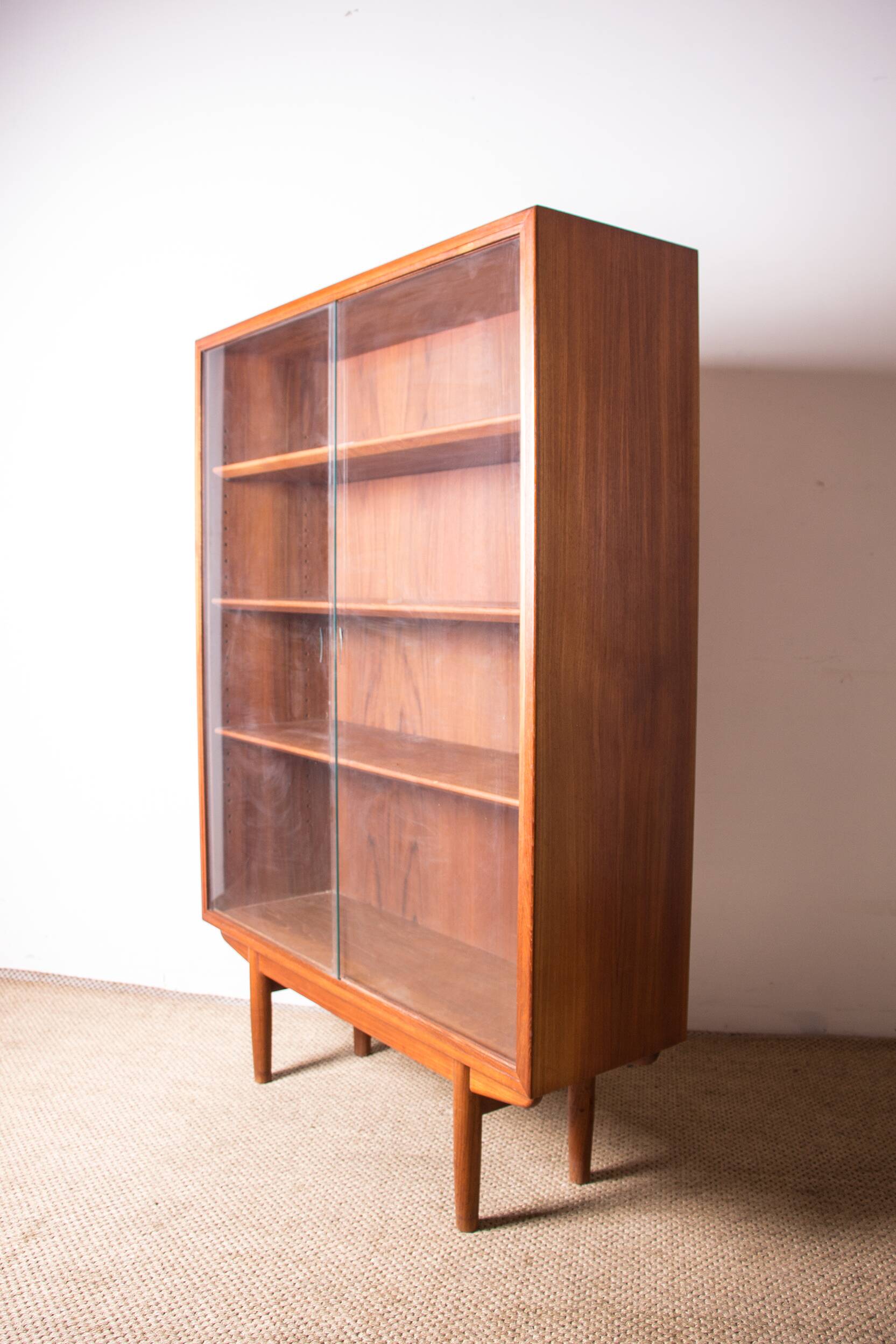 Danish Teak Bookcase, Showcase by Borge Mogensen for Soborg Mobelfabrik 1960.