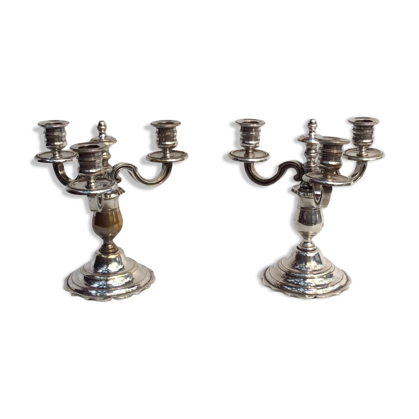 Paire de bougeoirs en métal argenté avec 3 flambeaux dimension : hauteur 18cm- diamètre -20cm vintage