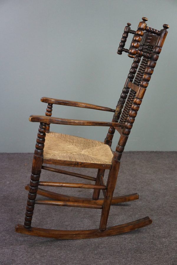 Rocking chair Antique Arts and Crafts Bobbin, English, 19th century