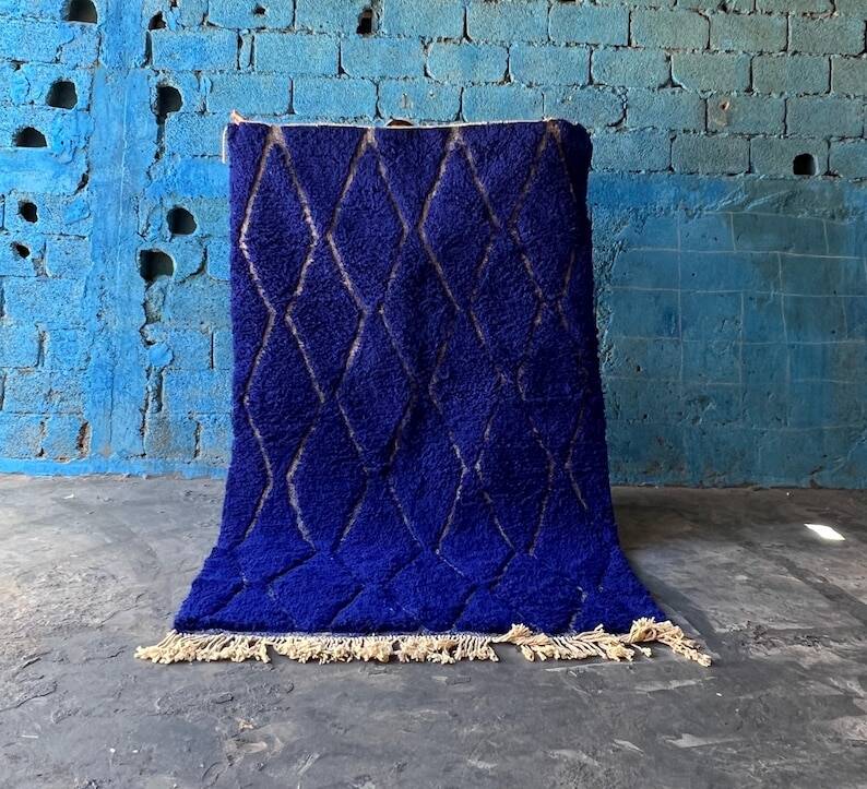 Traditional handmade Berber carpet 250cmx150cm