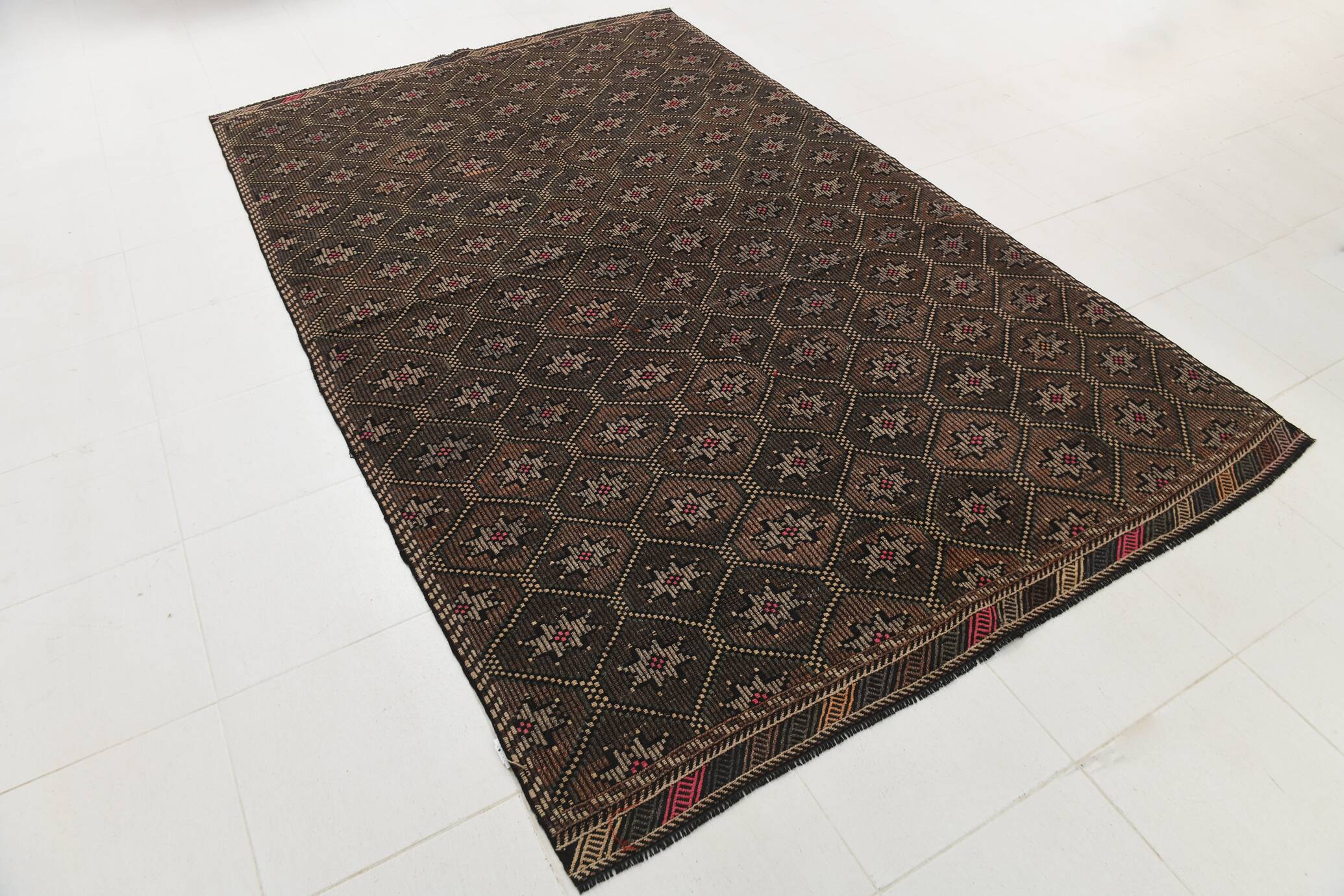 Tapis Kilim Vintage Noir et Brun à Motifs Géométriques, 183x297 Cm